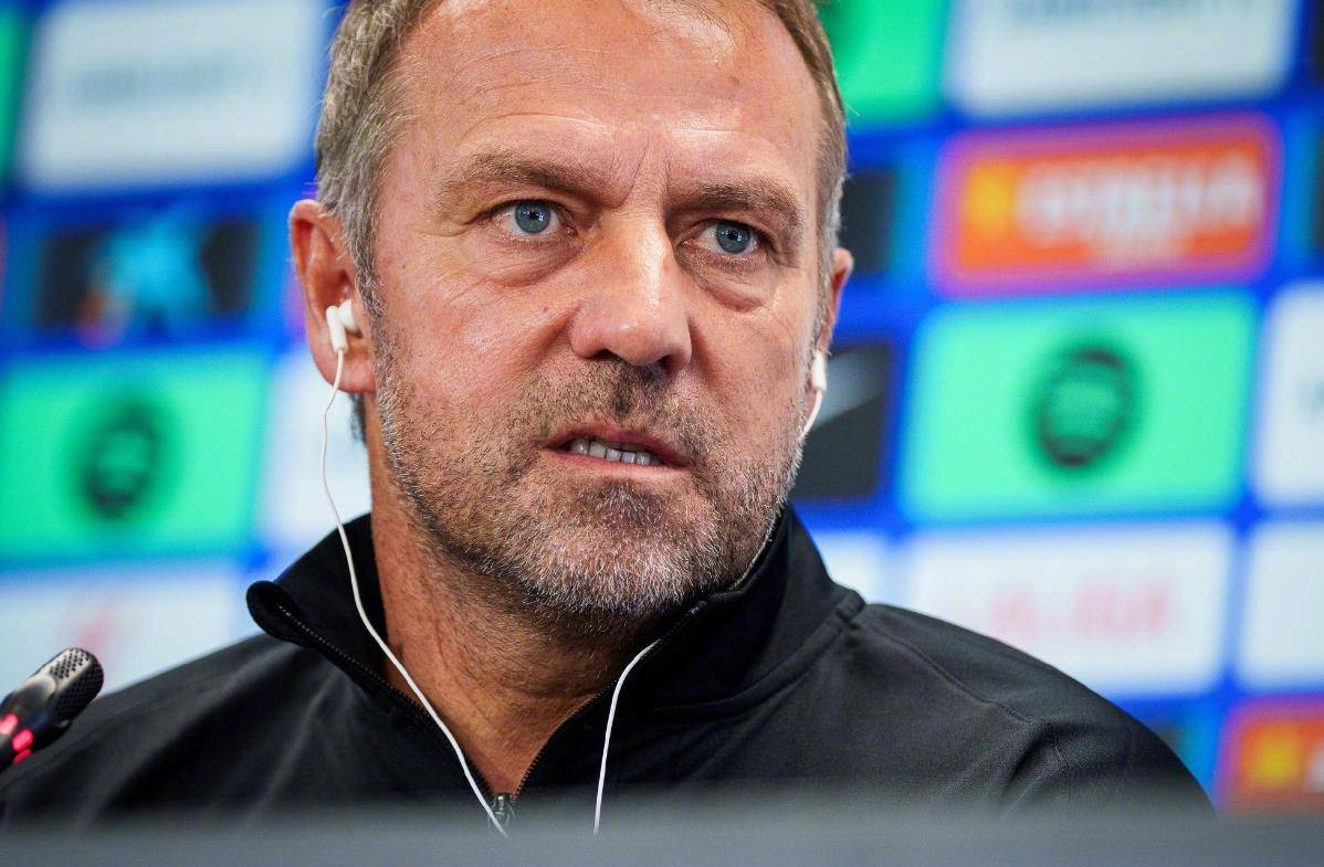 星空体育官网-巴萨中场球员